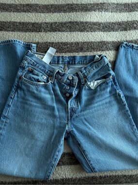Levi's 90s Jeans in Light Blue Wash